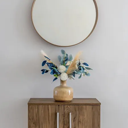 Penthouse Just Steps Away From The Sea In شقة