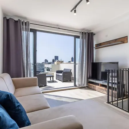 شقة Penthouse Just Steps Away From The Sea In