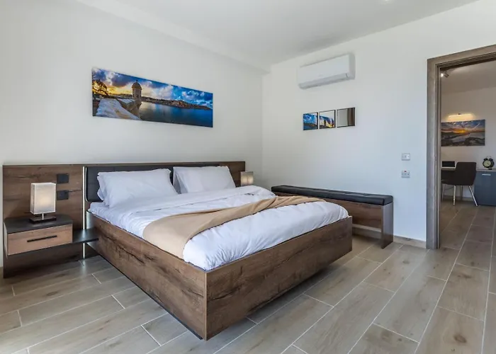 Penthouse Just Steps Away From The Sea In Apartment