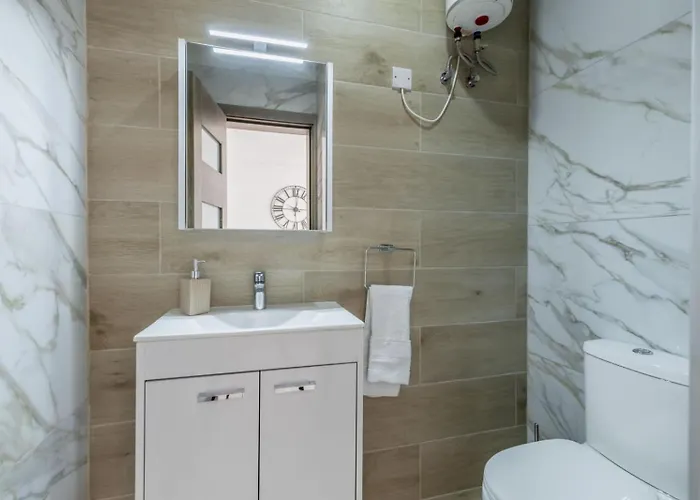 Penthouse Just Steps Away From The Sea In *