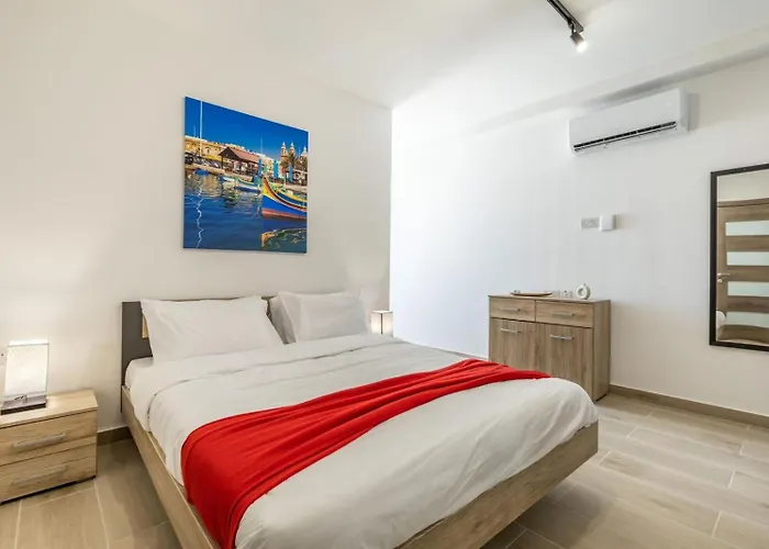 Apartment Penthouse Just Steps Away From The Sea In *