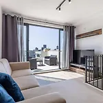 Apartment Penthouse Just Steps Away From The Sea In
