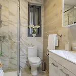 Apartment Penthouse Just Steps Away From The Sea In